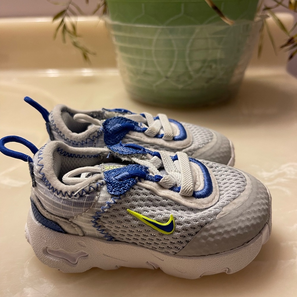 Nike sneakers 4c baby boys